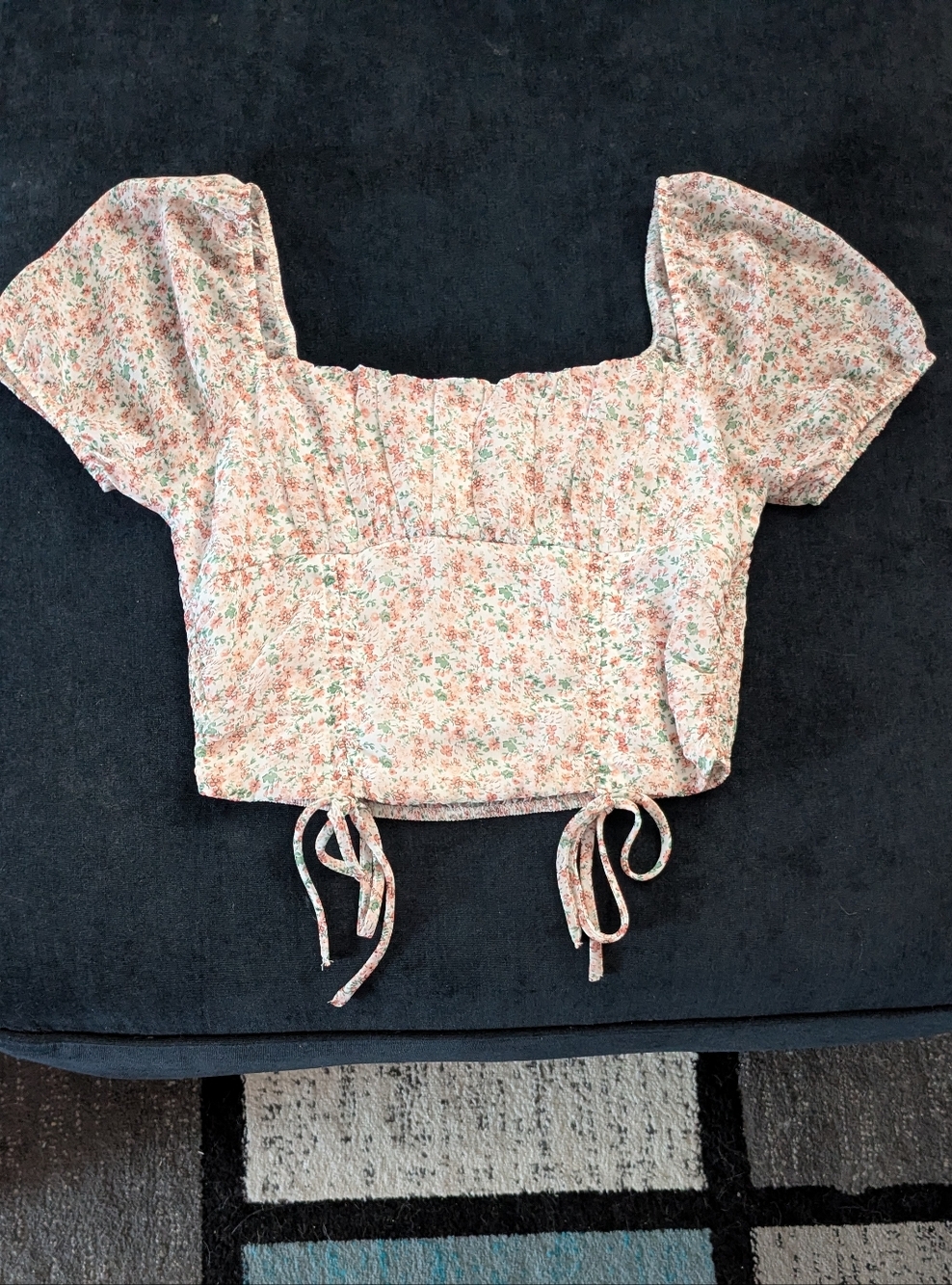 NWOT! Active USA Milkmaid Floral Pastel Pink Crop Top w/ Front Ties Size L